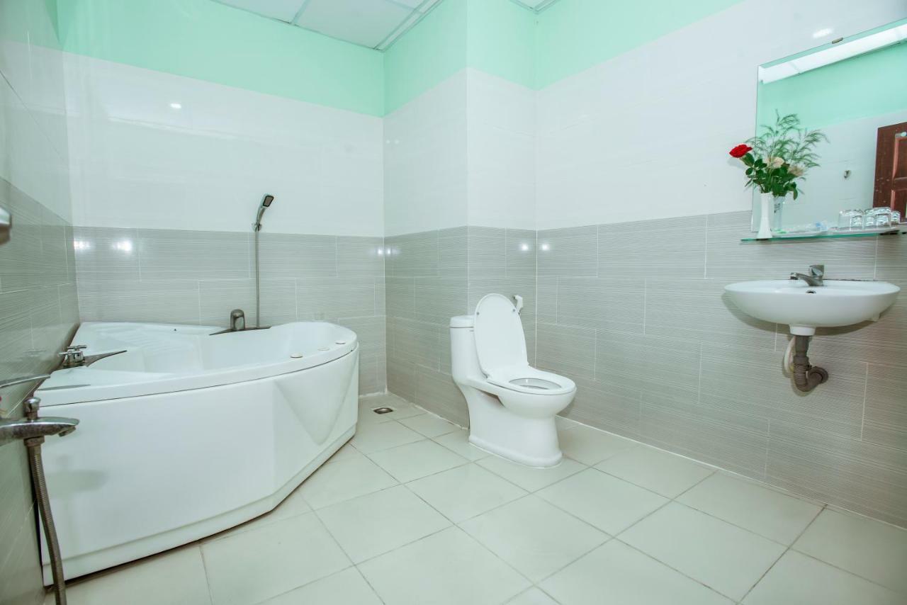 Eden Hotel Sai Gon Хошимин Екстериор снимка